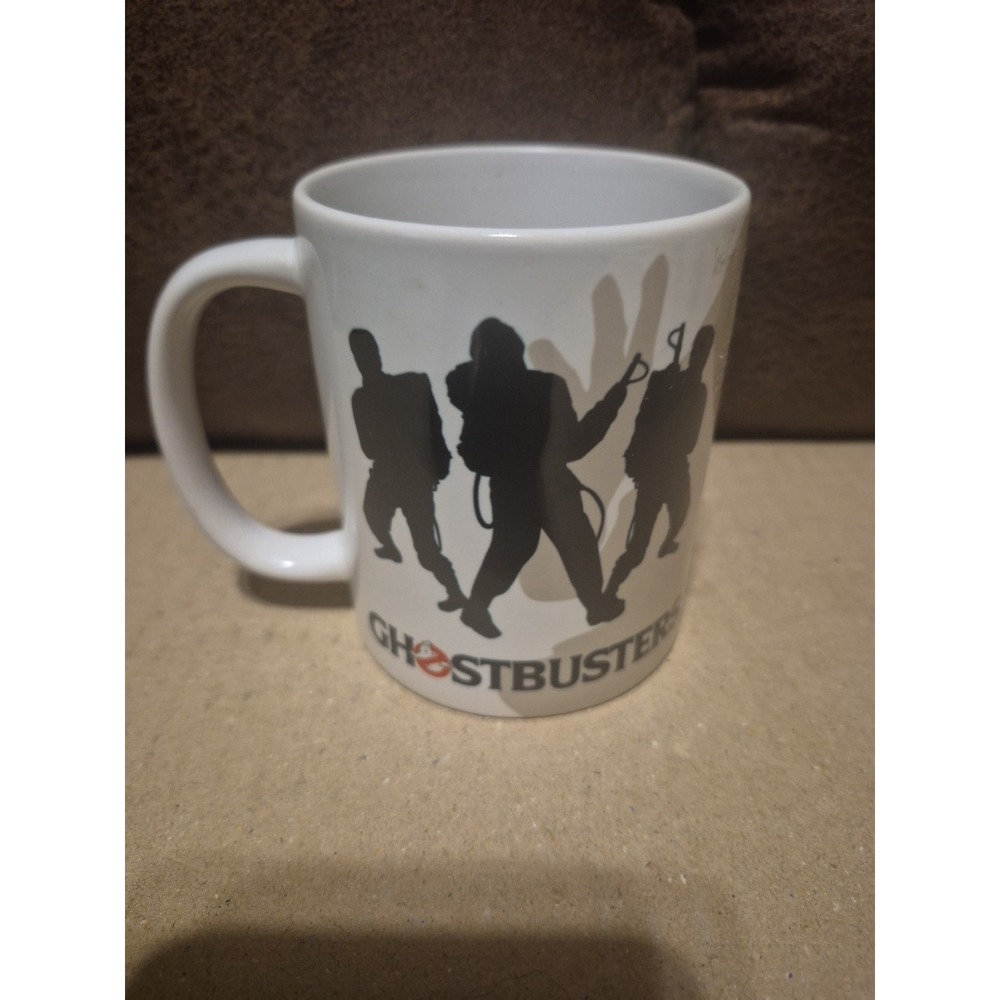 Ghostbusters mug featuring‎ silhouettes of the Ghostbusters team